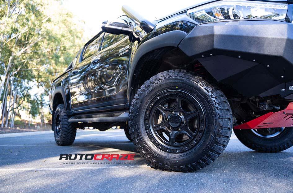 TOYOTA HILUX 4WD PORTAL SATIN BLACK